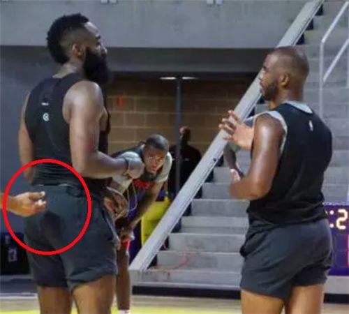 中超末轮前瞻：上海双雄冲击冠军，海牛、梅州争保级最后席位（中超收官战前瞻：上海双雄冲冠，海牛与梅州抢保级最后名额）