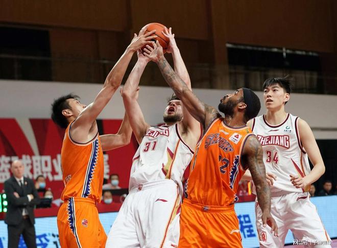 当国脚比进B队简单，皇社C队小将埃洛伊完成古巴国家队首秀（当国脚竟比进皇社B队更容易？C队小将埃洛伊完成古巴队首秀）