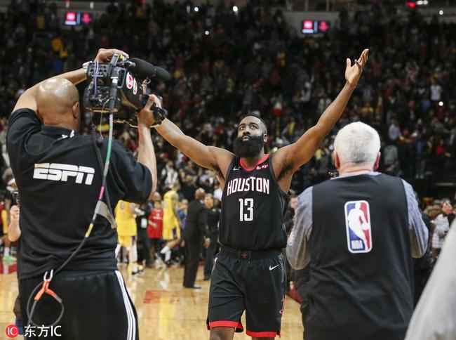 阿迪达斯官方：22款2026年国家队球衣将于11月6日开始发售（阿迪达斯宣布：2026年国家队22款球衣将于11月6日开售）