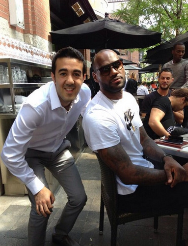 手感不佳！迪亚洛17中7中得到17分7篮板5失误3犯规（状态低迷！迪亚洛17投7中拿下17分7篮板，另有5失误3犯规）