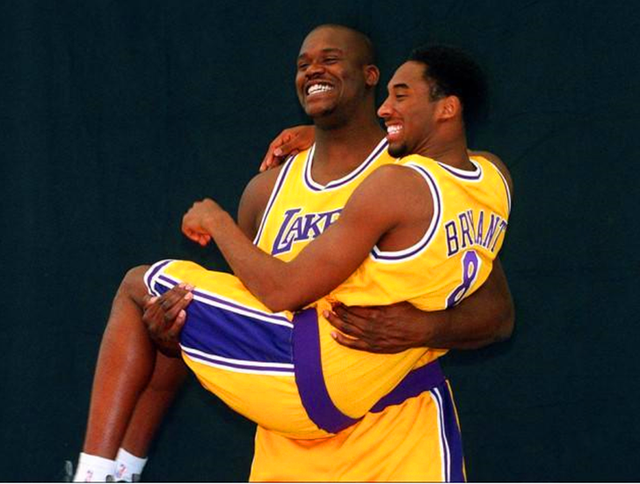 FC26美丽足球：维蒂尼亚、德容领衔，金外脚背夸雷斯马在列（FC26华丽足球：德容、维蒂尼亚领衔，外脚背大师夸雷斯马上榜）