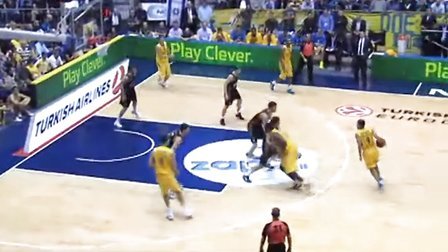 武磊迎34岁生日，个人官博感言：伤痛终将过去，步履始终磊落（武磊34岁生日发文：伤痛终会远去，脚步依旧磊落）