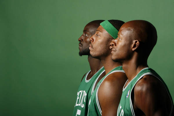 官方：切尔西签下19岁后卫哈托，转会费4418万欧签约至2032年（官宣：切尔西以4418万欧引进19岁后卫哈托，合同至2032年）