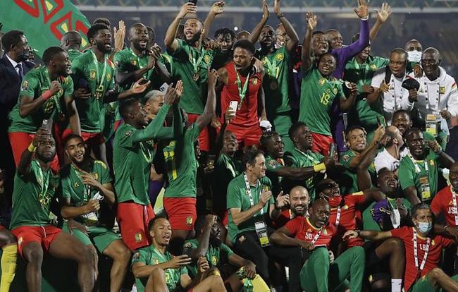 中国女足出战英格兰女足名单：王霜、吴海燕领衔，张琳艳在列（中国女足战英格兰名单公布：王霜、吴海燕领衔，张琳艳入选）