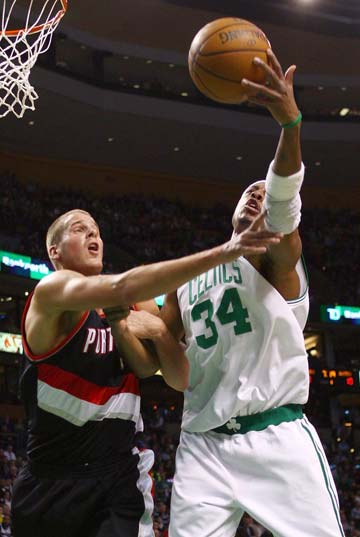 鲍曼：“点球杀手”是怎么炼成的 对500场里程碑感到惊讶（鲍曼谈点球绝活如何练成：对500场里程碑感到意外）