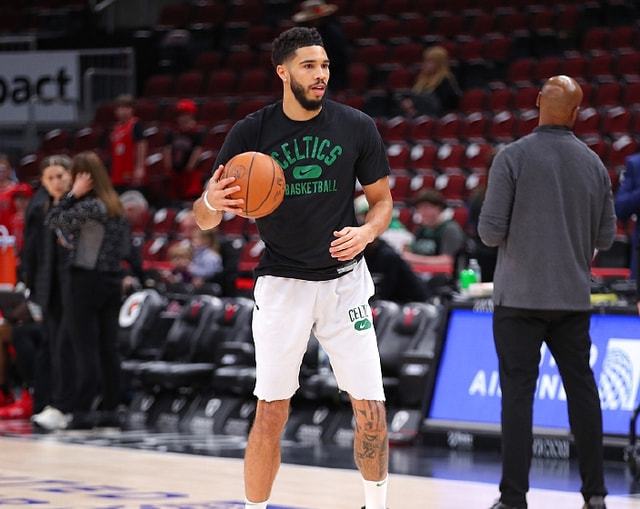 安东尼：梅西是我的偶像和标杆；拒绝拜仁还因我孩子喜欢西班牙（安东尼自述：梅西是偶像与标杆，拒绝拜仁也因孩子爱西班牙）