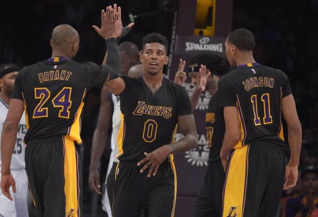 U22国足战韩国首发与负越南相比仅更换门将，王博豪继续出任中锋（U22国足对阵韩国首发较负越南仅换门将，王博豪仍担纲中锋）